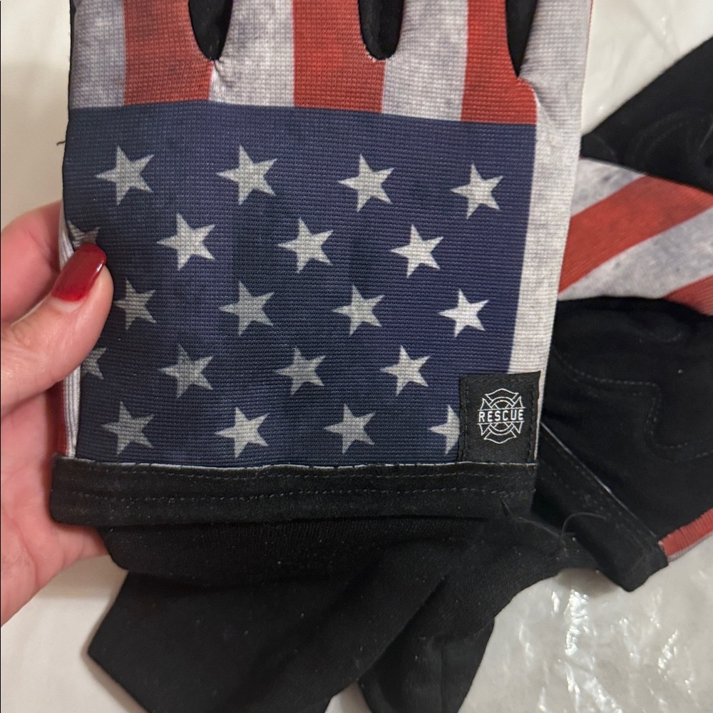 2 pair New from Fire Rescue Patriotic Men's Gloves - Picture 3 of 7